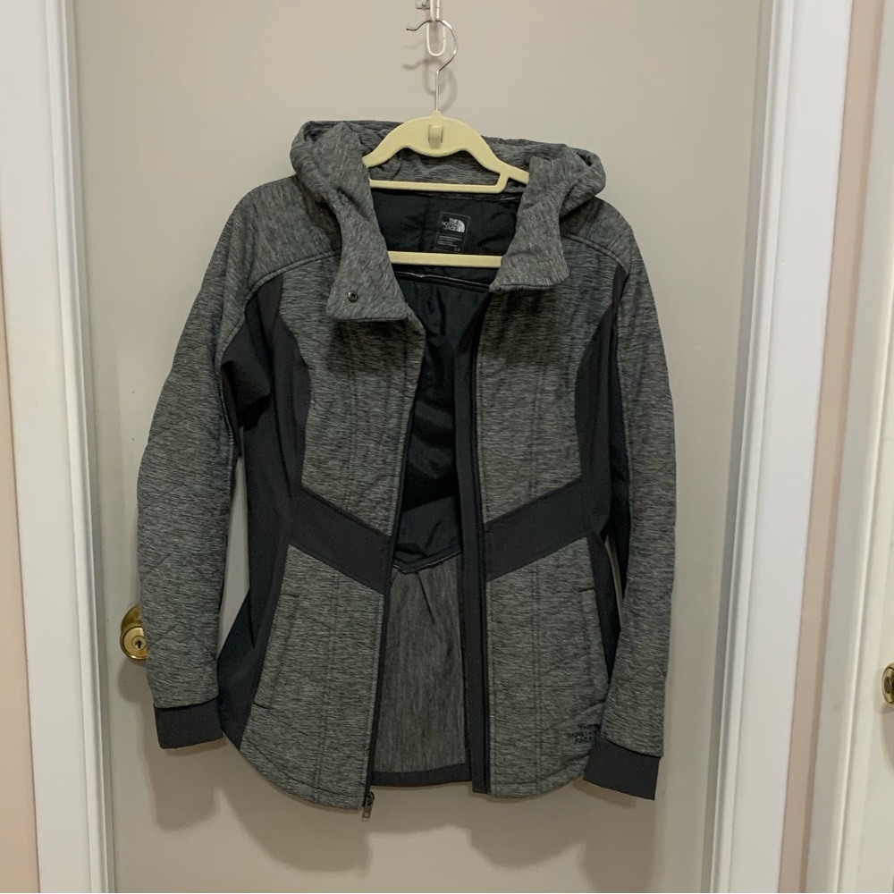 NWOT The North Face Pseudio Jacket in Grey and Black